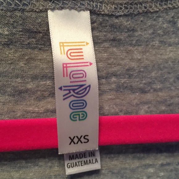 ⭐️ Like new LuLaRoe Classic T - Picture 2 of 4